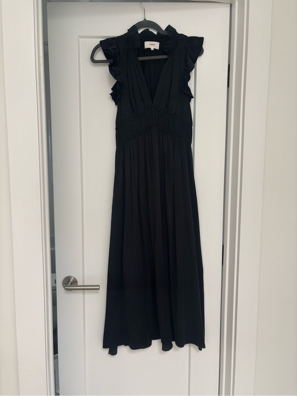 XiRENA 100% silk Black Ruffle-Trim V-Neck Maxi Dress